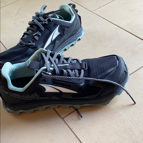 Altra Shoes - Altra Lone peak 4.5 trail shoes